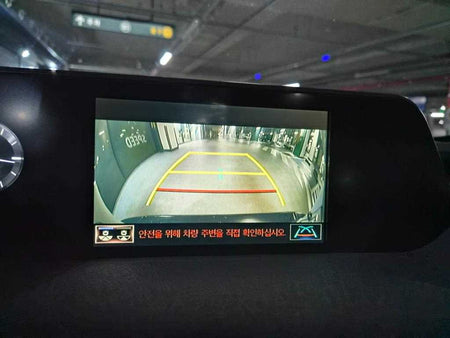 Lexus UX — photo 14