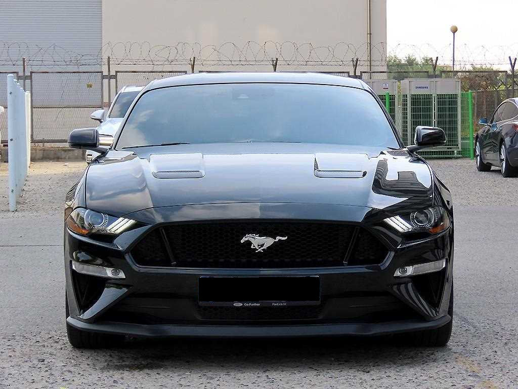 Ford Mustang — photo 01