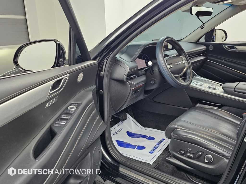 Genesis GV80 — photo 11