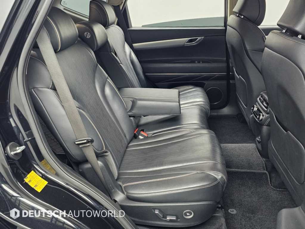 Genesis GV80 — photo 12