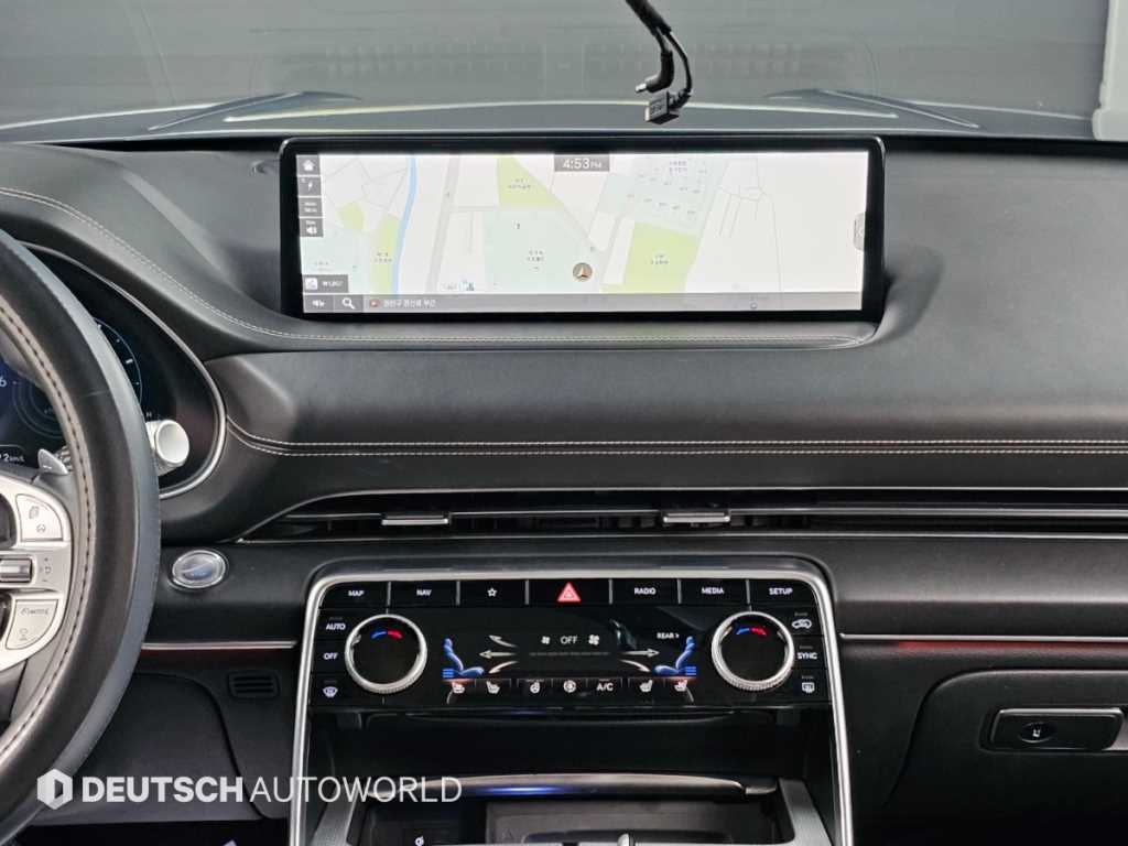 Genesis GV80 — photo 14
