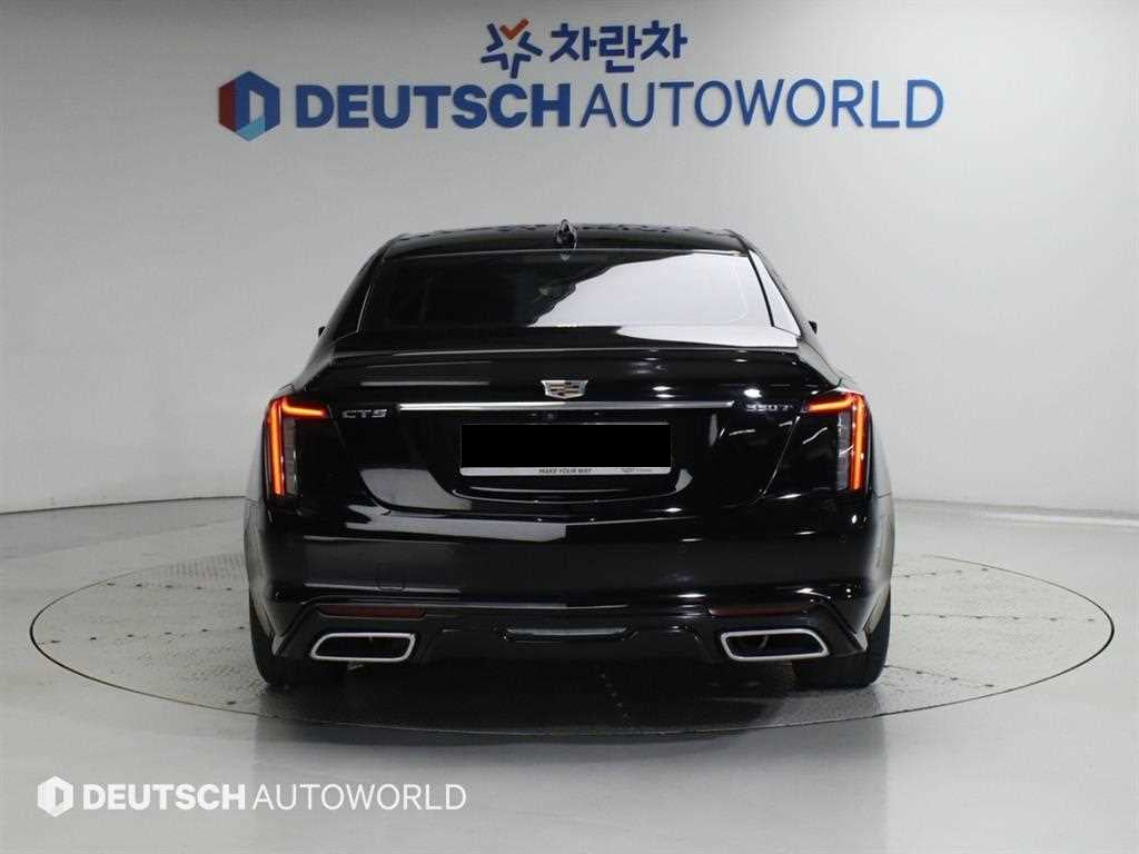Cadillac CT5 — photo 03