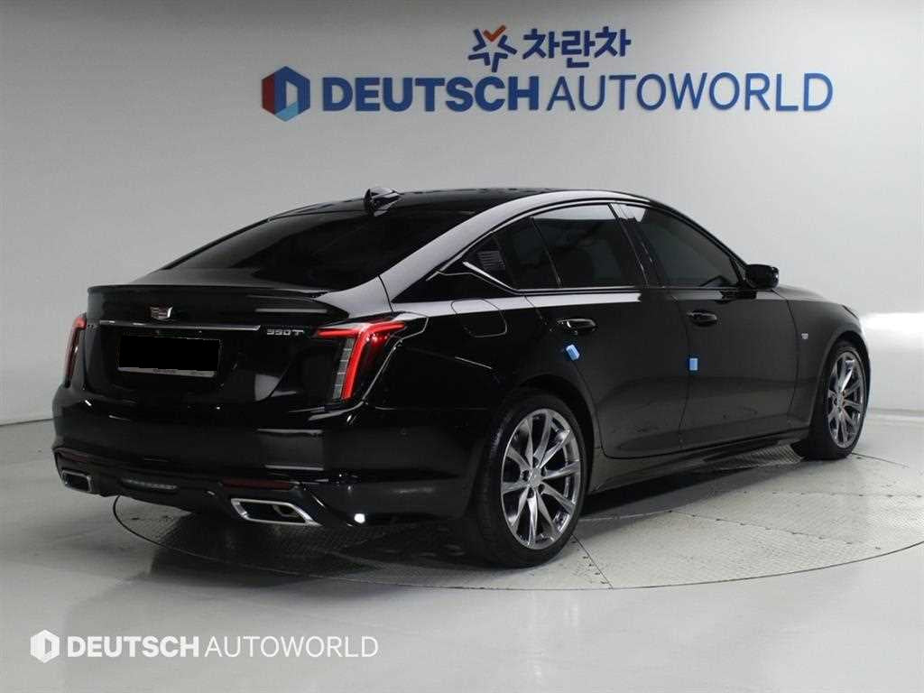 Cadillac CT5 — photo 04