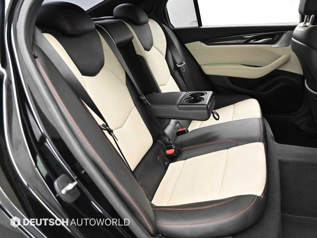 Cadillac CT5 — photo 12