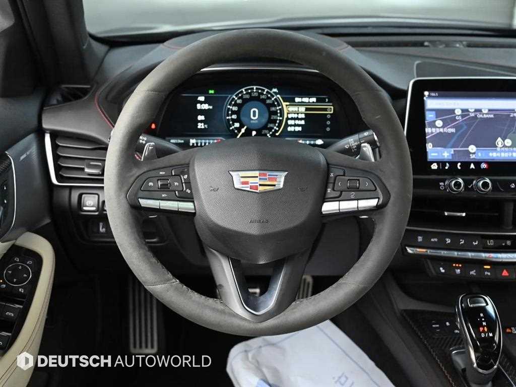 Cadillac CT5 — photo 13