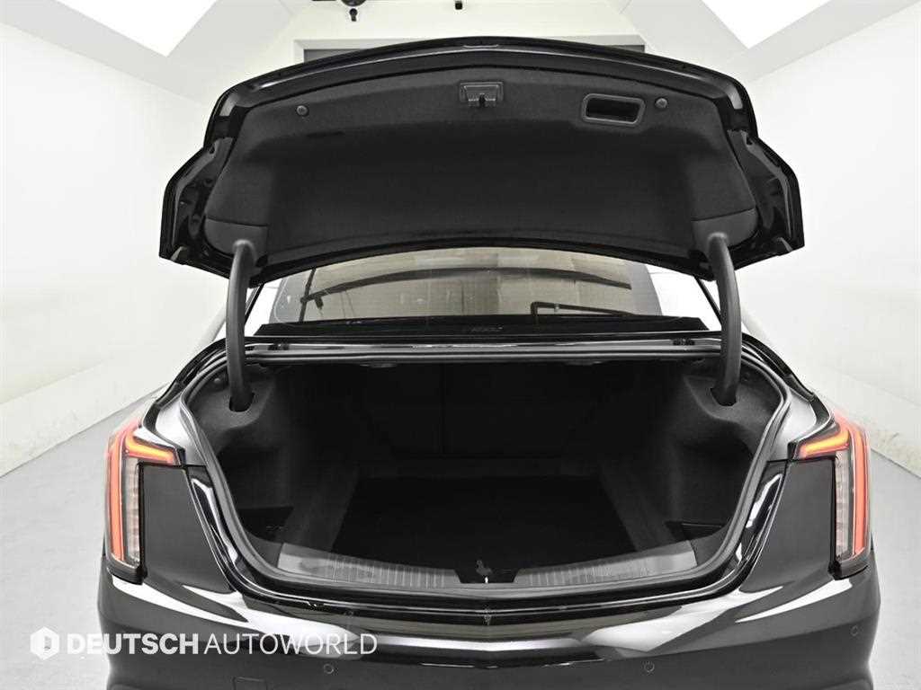 Cadillac CT5 — photo 19