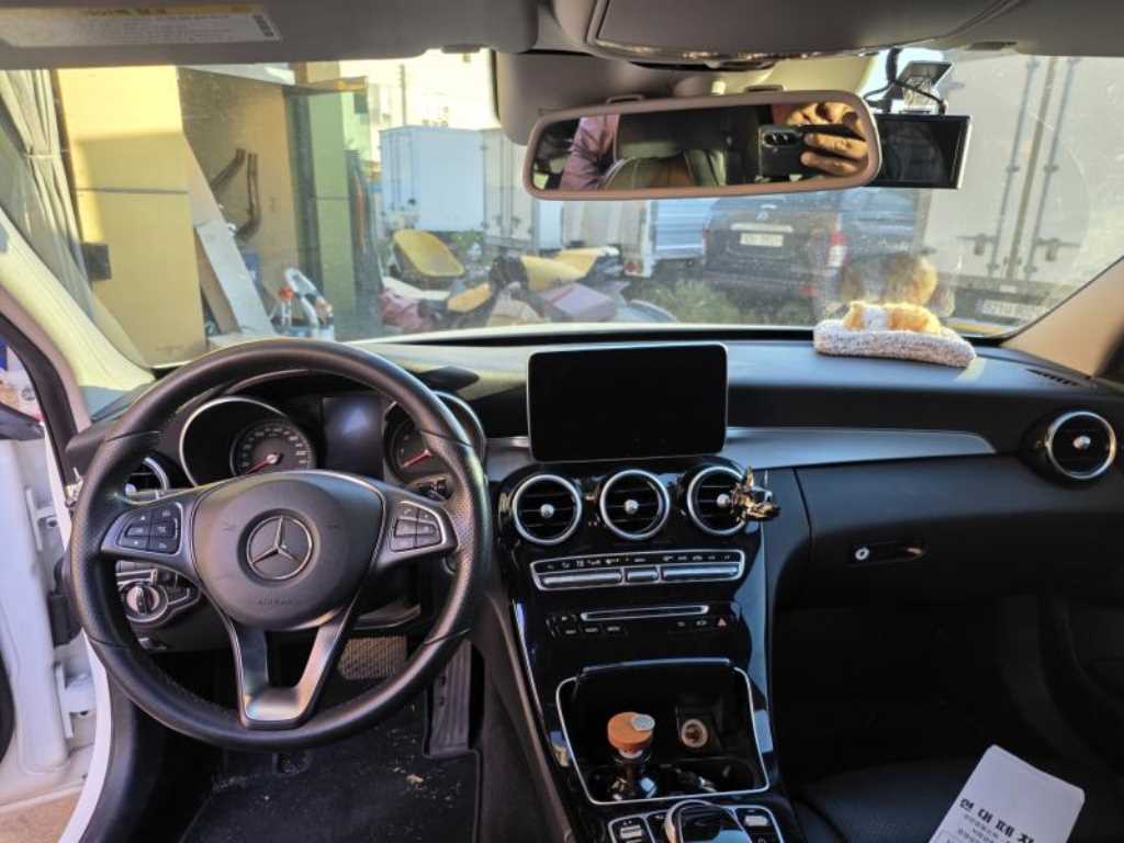 Mercedes-Benz C-Class — photo 04