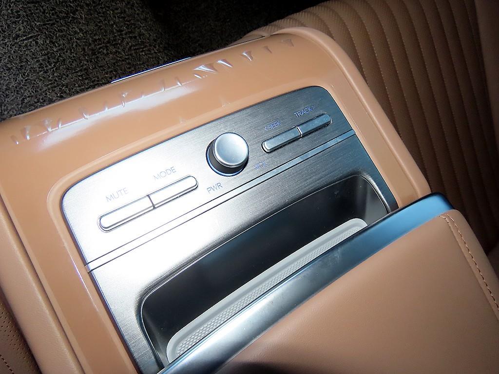Hyundai Grandeur — photo 16