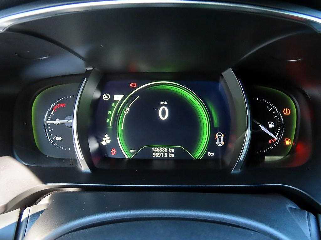 RENAULT SM6 — photo 09