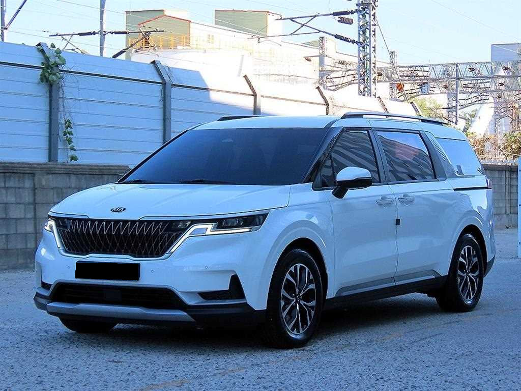 Kia Carnival — photo 02