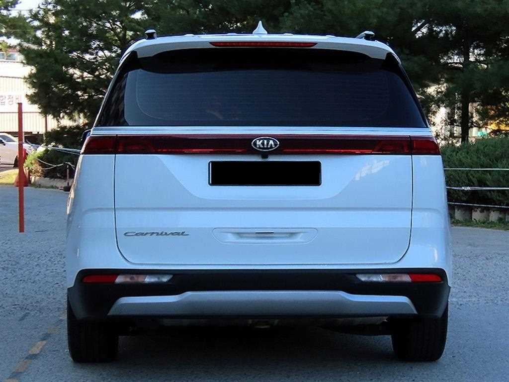 Kia Carnival — photo 04