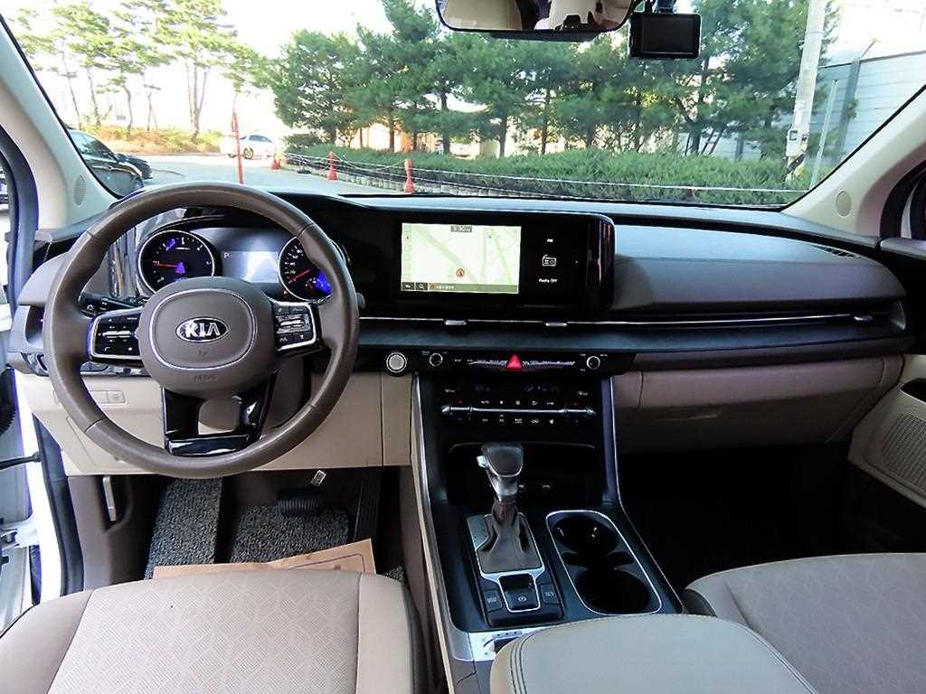 Kia Carnival — photo 08