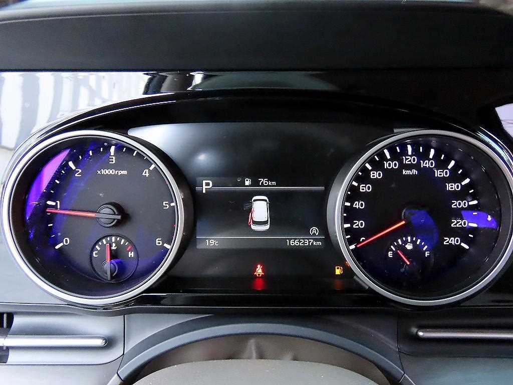 Kia Carnival — photo 10