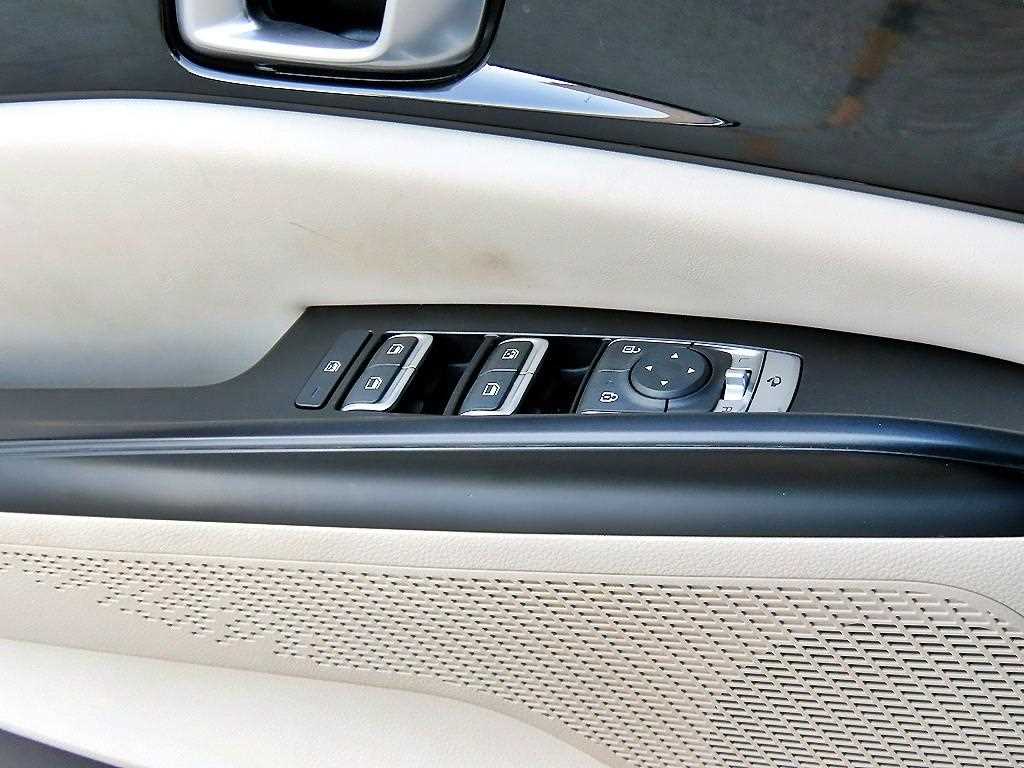 Kia Carnival — photo 12