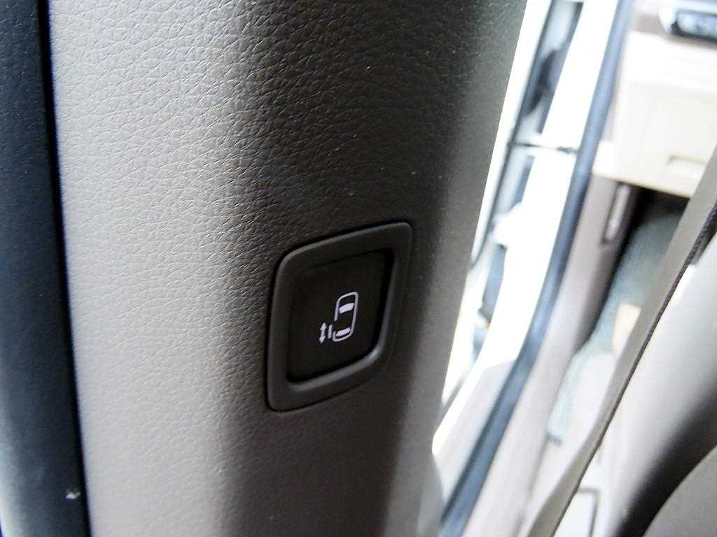 Kia Carnival — photo 17