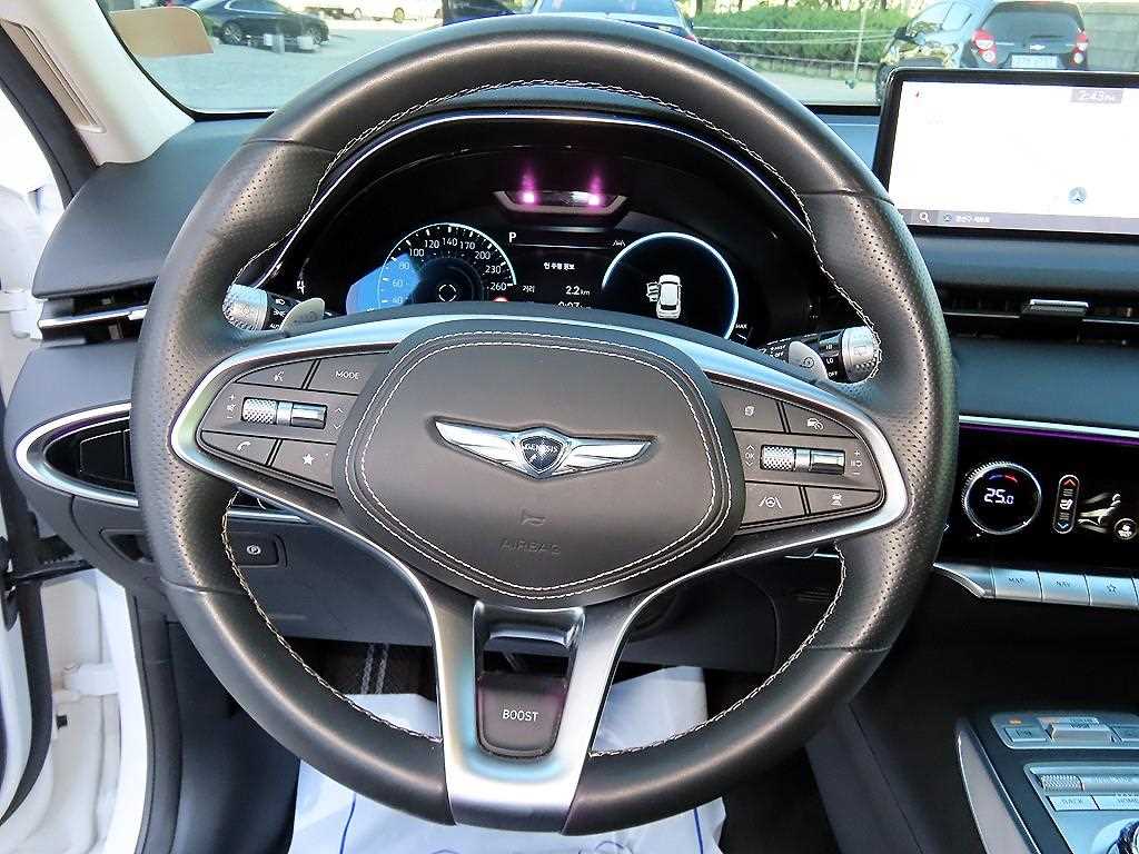 Genesis GV70 — photo 08