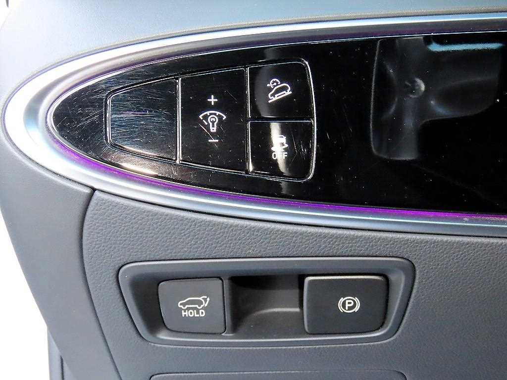 Genesis GV70 — photo 12