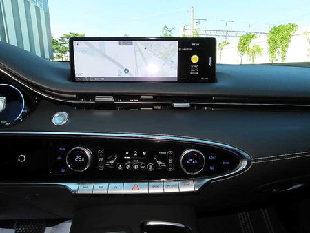 Genesis GV70 — photo 13