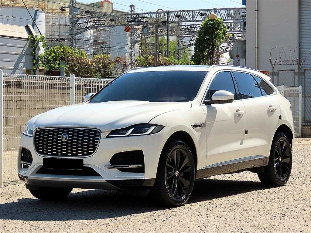 Jaguar F-PACE — photo 02