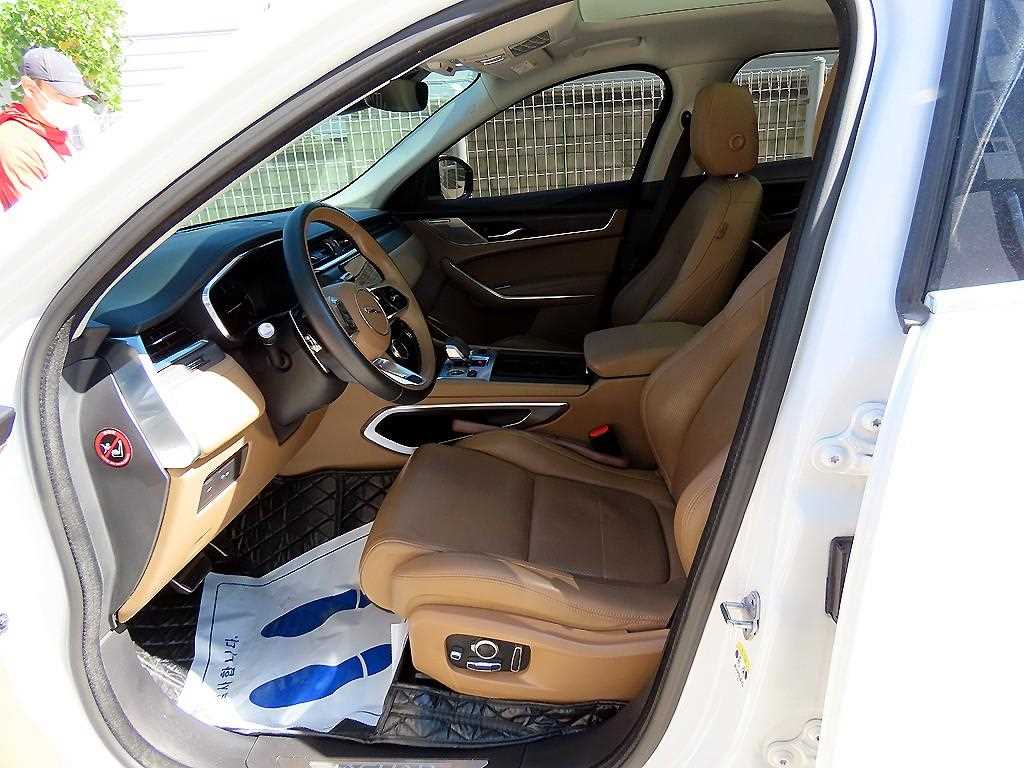 Jaguar F-PACE — photo 05