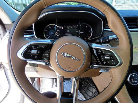 Jaguar F-PACE — photo 08