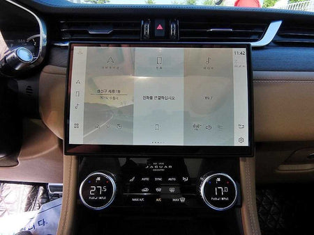 Jaguar F-PACE — photo 12