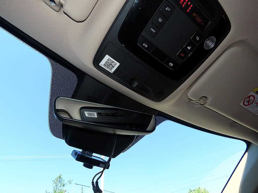 Kia Carnival — photo 16