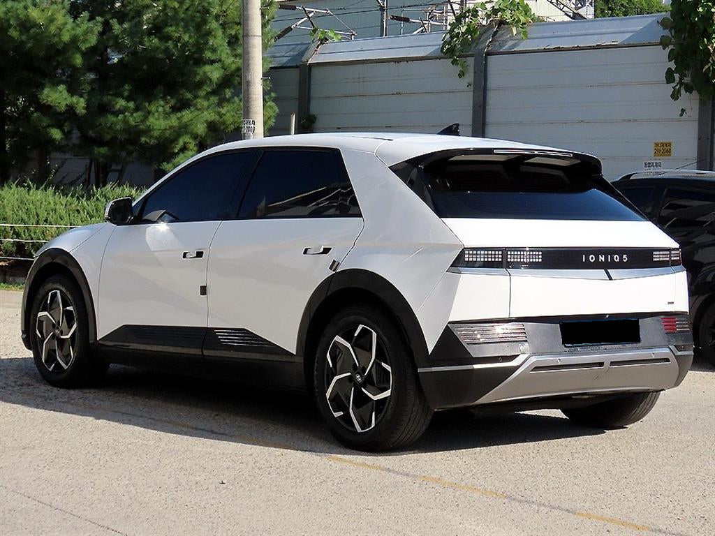 Hyundai Ioniq5 — photo 03