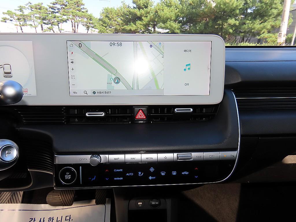 Hyundai Ioniq5 — photo 11