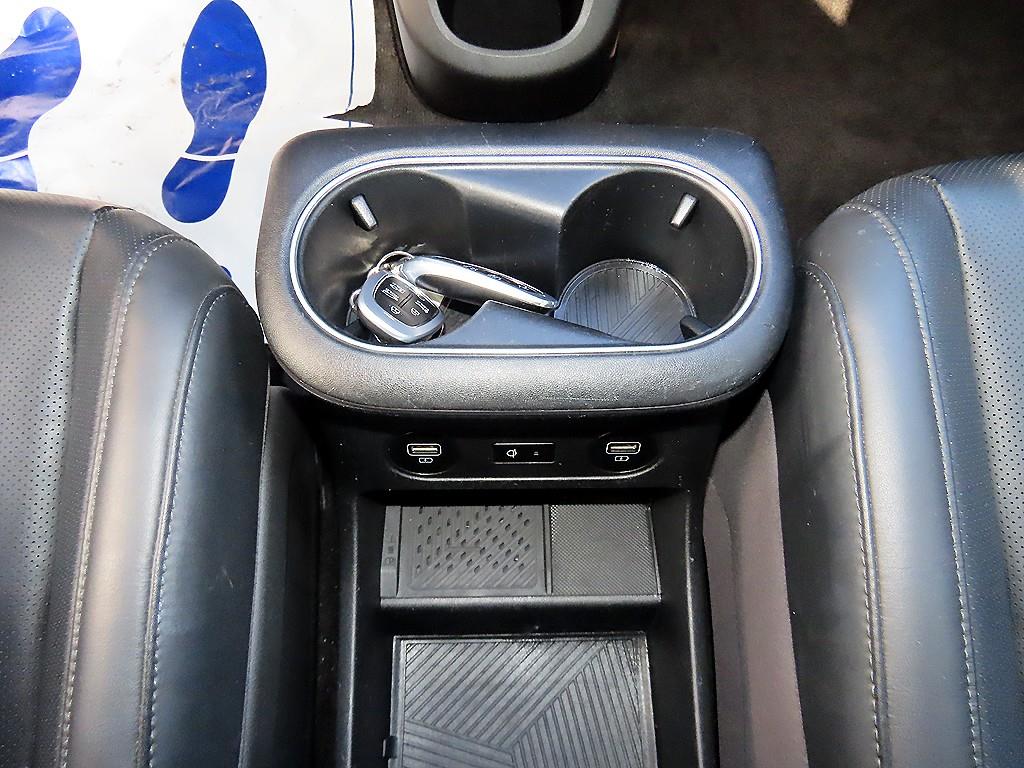 Hyundai Ioniq5 — photo 16