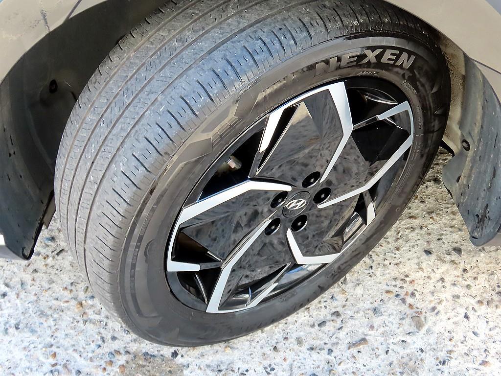 Hyundai Ioniq5 — photo 20