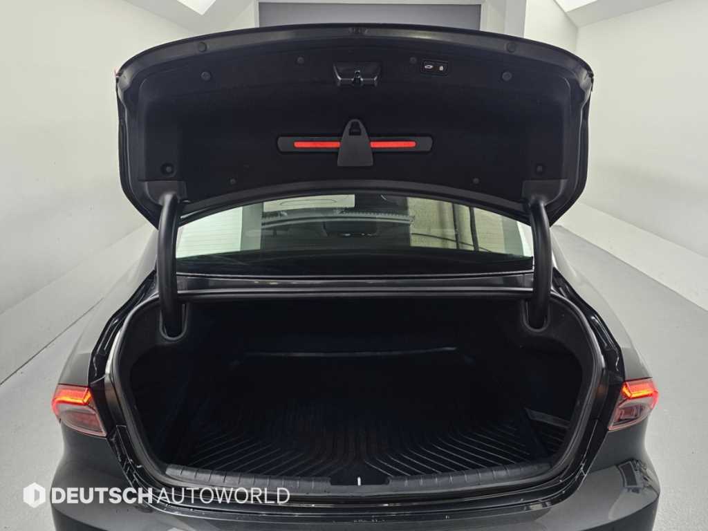 Hyundai Grandeur — photo 19