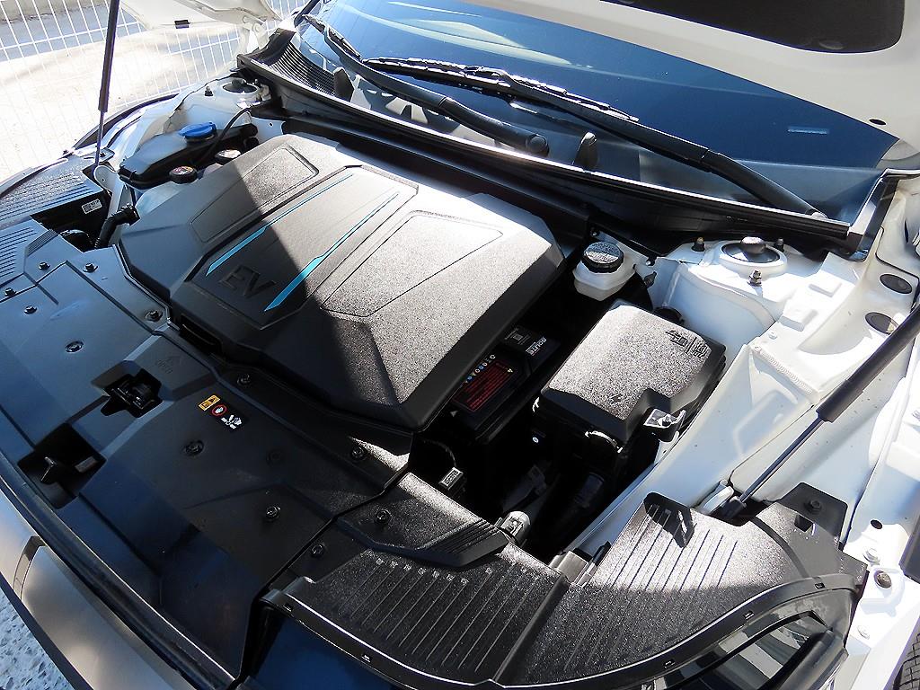 Hyundai Ioniq5 — photo 19