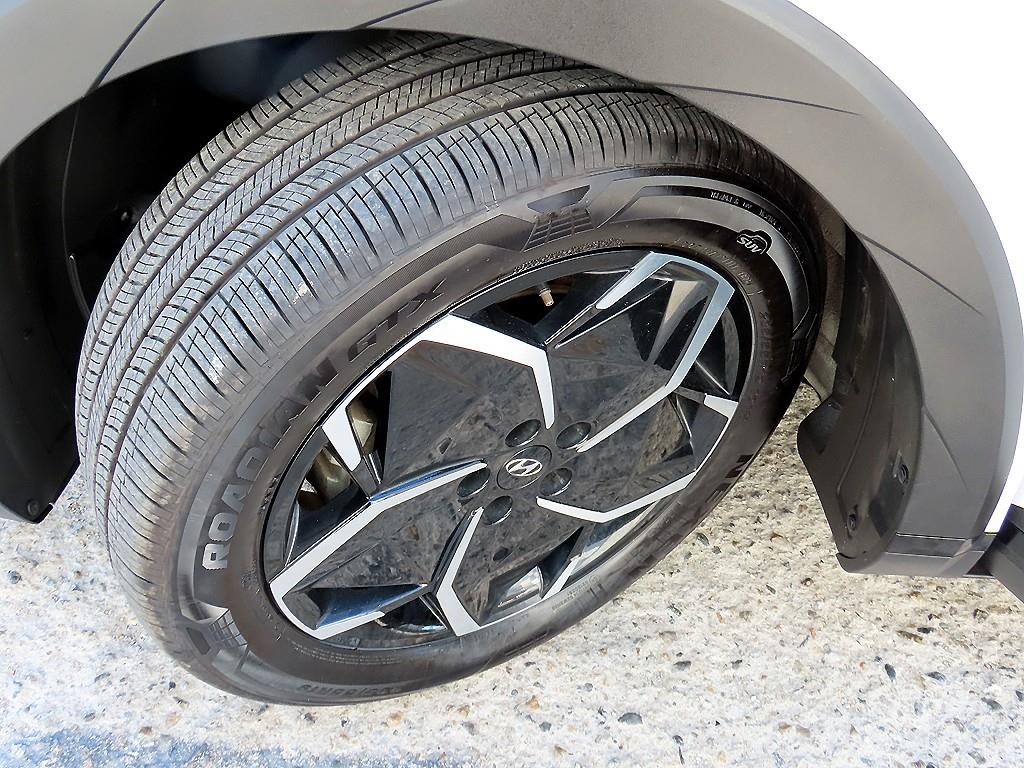 Hyundai Ioniq5 — photo 20
