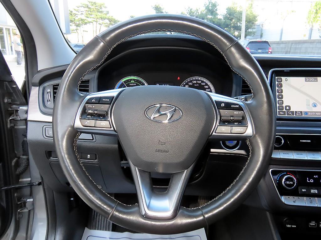 Hyundai Sonata — photo 08