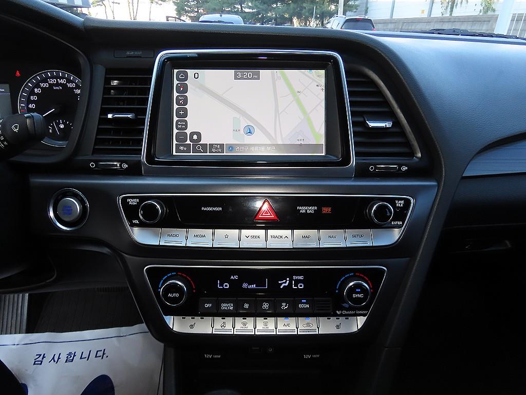 Hyundai Sonata — photo 13