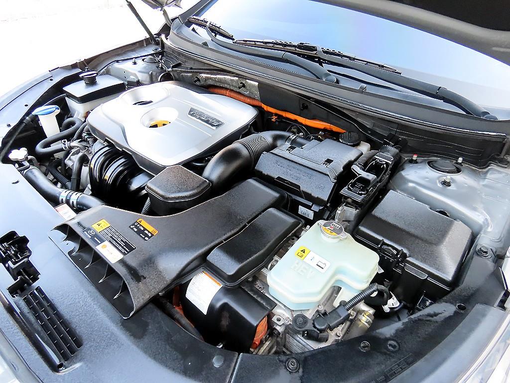 Hyundai Sonata — photo 18