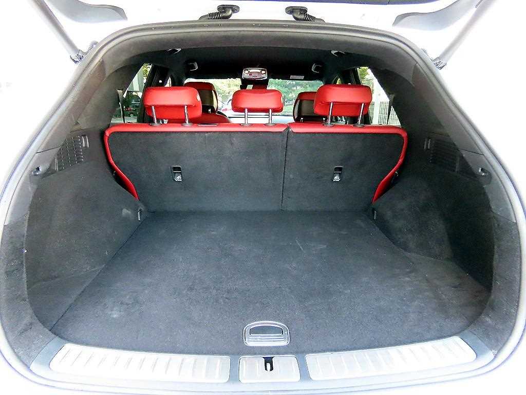 Genesis GV70 — photo 16