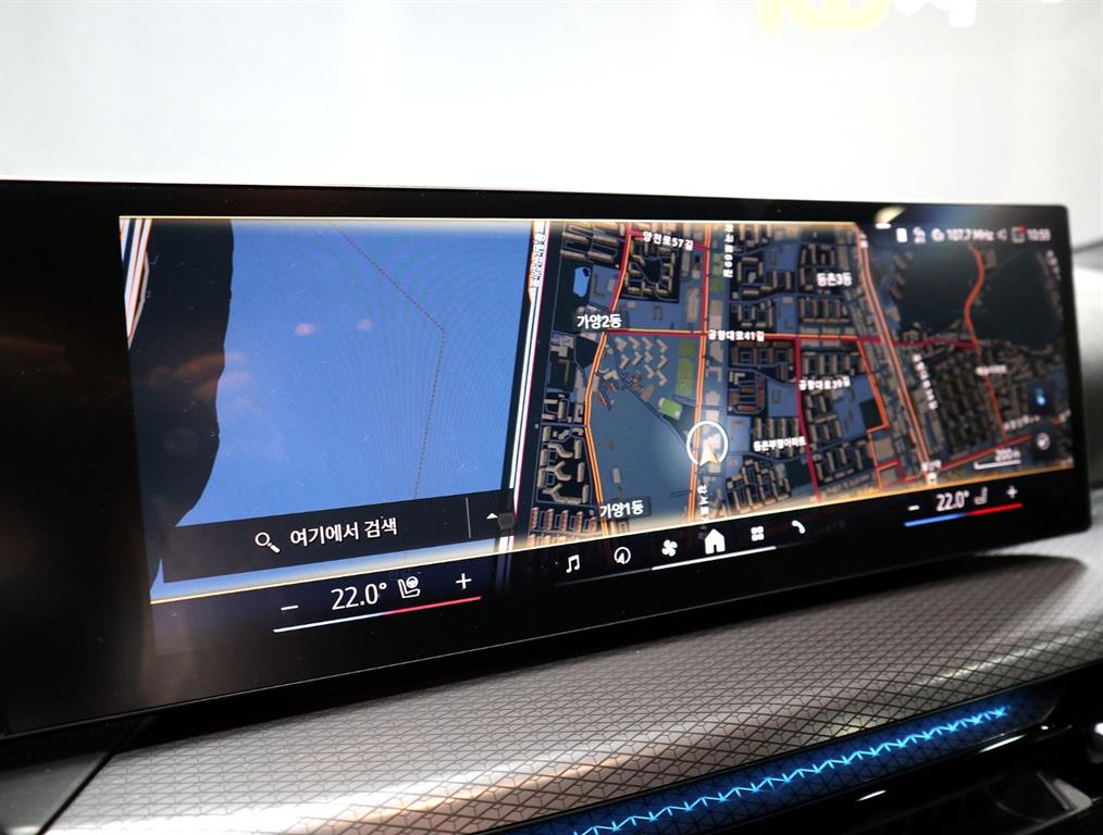 BMW i4 — photo 12
