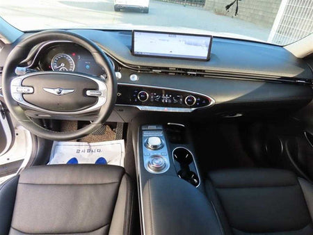 Genesis GV70 — photo 09