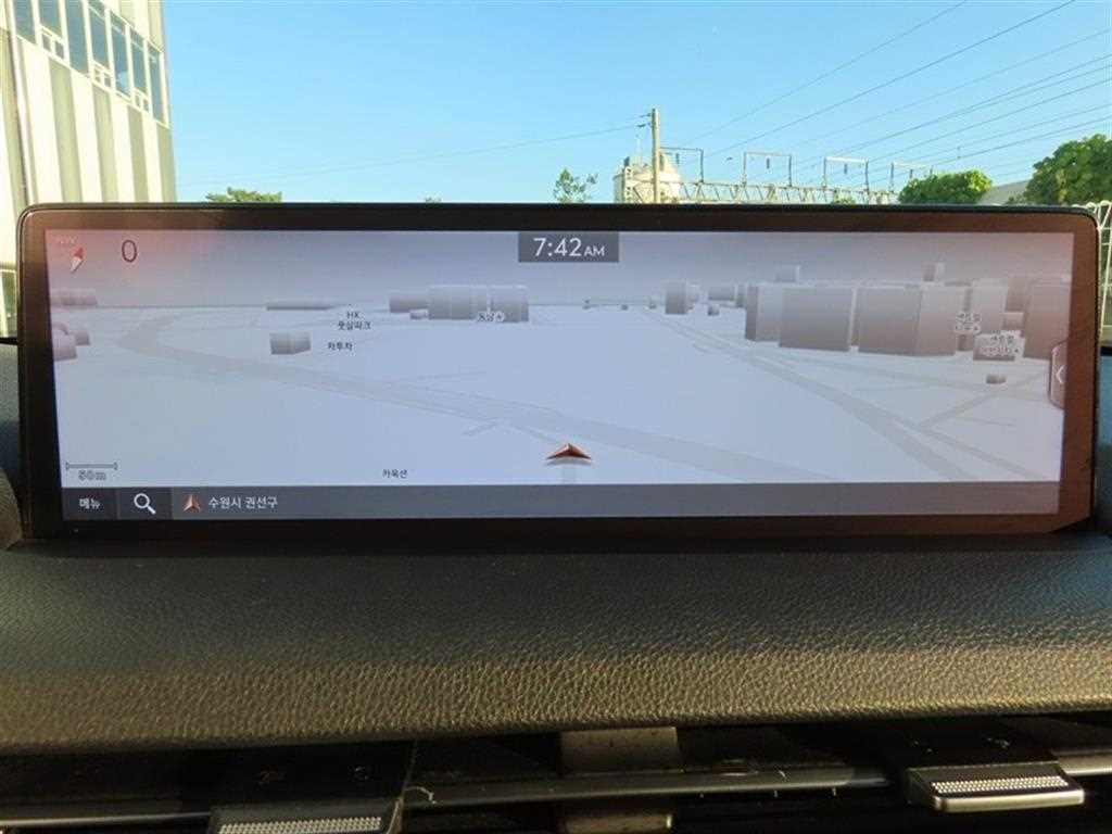 Genesis GV70 — photo 13
