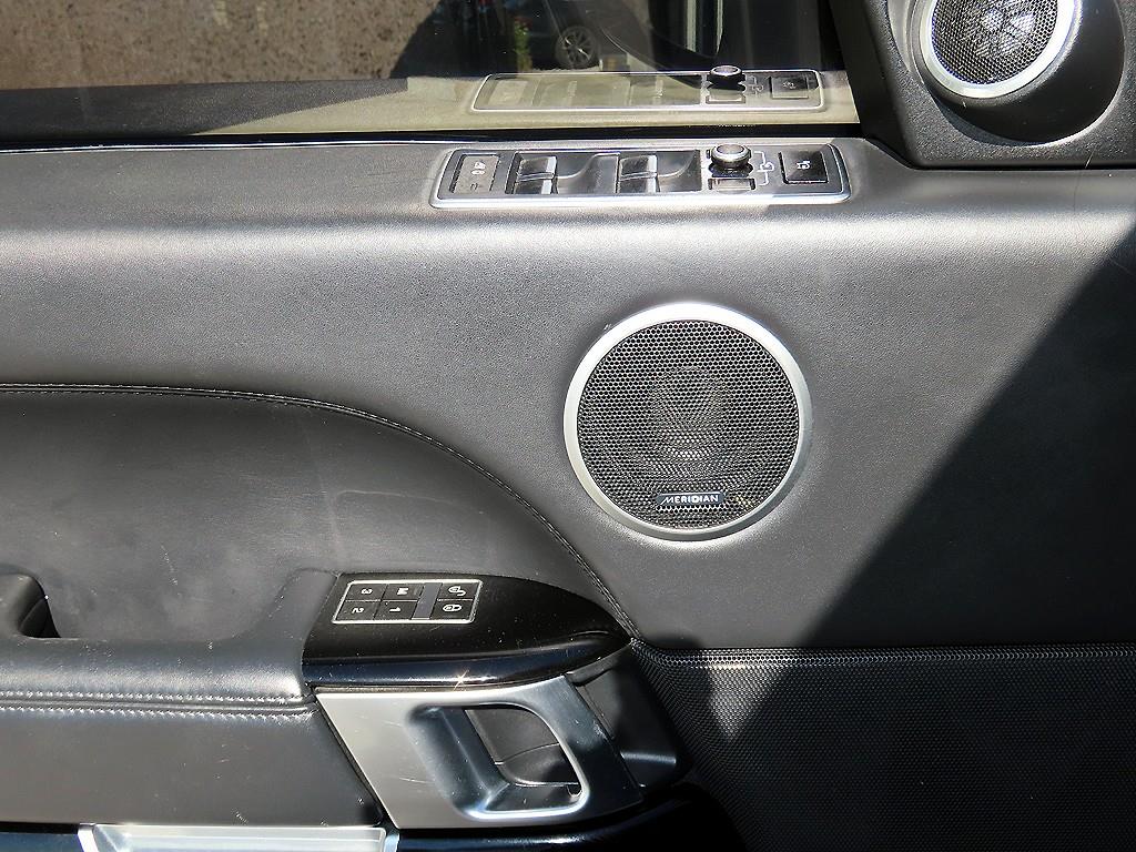 Land Rover Range Rover — photo 11