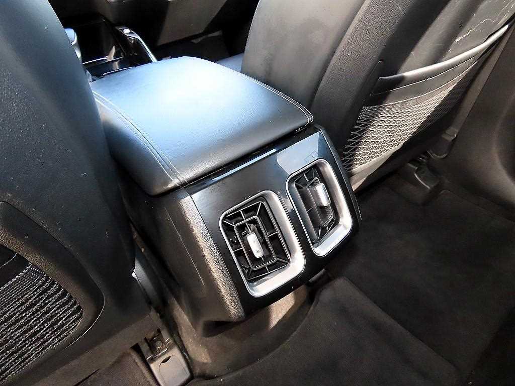 Kia Sorento — photo 17