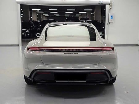 Porsche Taycan — photo 03