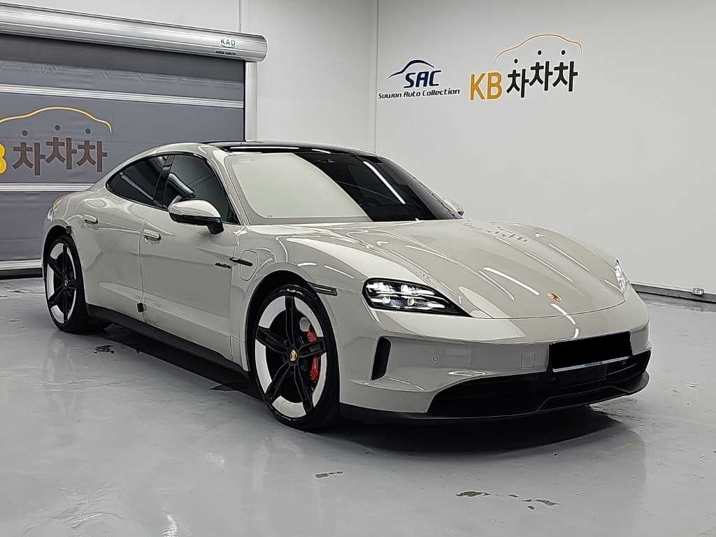 Porsche Taycan — photo 04
