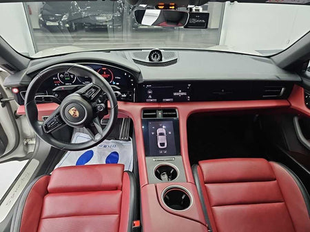 Porsche Taycan — photo 07