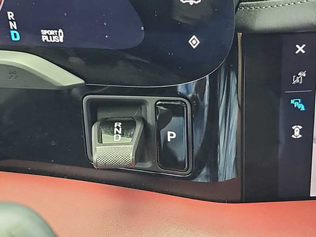 Porsche Taycan — photo 08