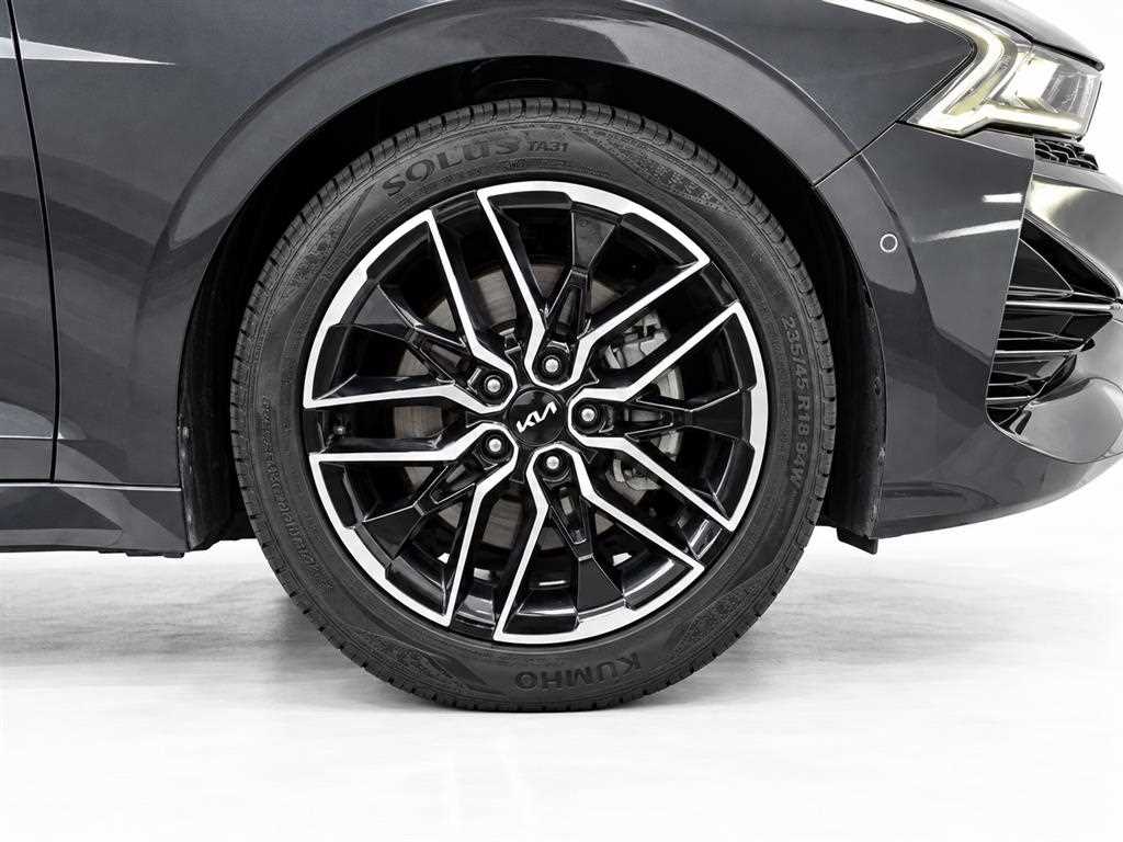 Kia K5 — photo 05