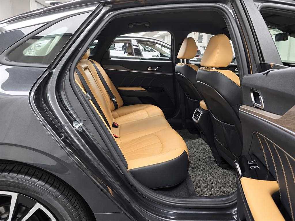 Kia K5 — photo 14