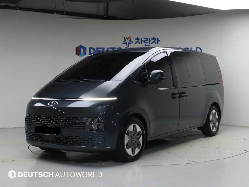 Hyundai Staria — photo 01